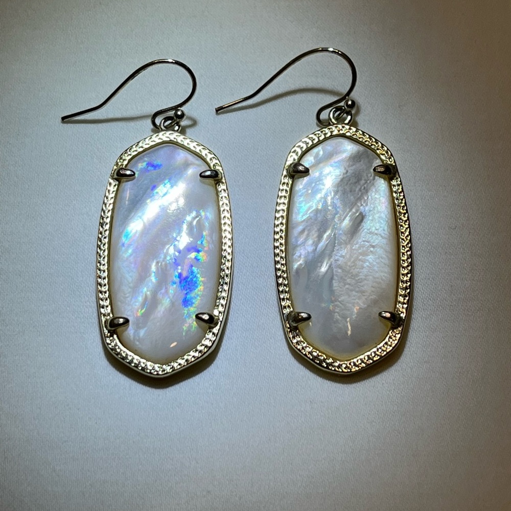 Kendra Scott Elle earrings